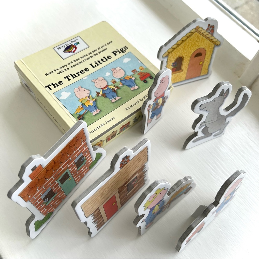 The Three Little Pigs Story in a Box Board Book Stand Up Characters & Houses Toy - Picture 5 of 12